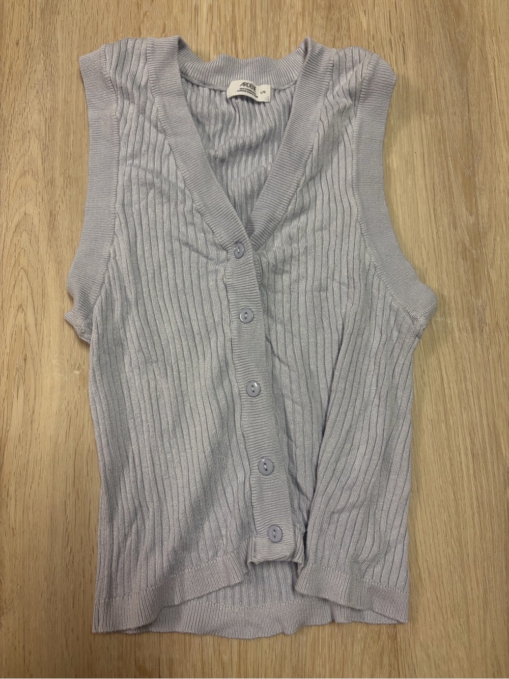 Sleeveless Ribbed Button-Front Sweater Vest - Light Lavender